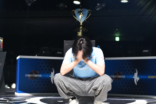 画像ギャラリー No.014のサムネイル画像 / 「カプコンカップ11」決勝大会レポート。翔選手がチリの新星Blaz選手を打ち倒し,「ストリートファイター6」世界最強の座に輝く