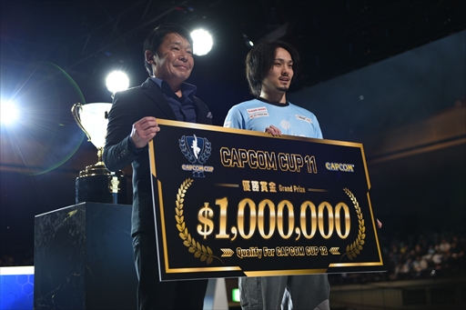 画像ギャラリー No.016のサムネイル画像 / 「カプコンカップ11」決勝大会レポート。翔選手がチリの新星Blaz選手を打ち倒し,「ストリートファイター6」世界最強の座に輝く