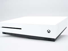 「Xbox One S」分解レポート。内部構造のシンプルさは維持しつつ，カスタムAPUの低消費電力効果を小型化に活かしたマシンだった