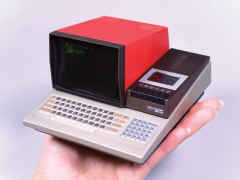 「MZ-80C」が4分の1スケールのRaspberry Piマシンとして復活。当時26万8000円だったマシンが1万9800円で手に入る