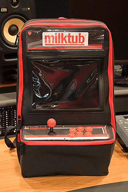 画像集#001のサムネイル/アーケード筐体風バッグ「Arcade Cabinet Backpack」が立体商標登録を受ける