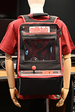 画像集#003のサムネイル/アーケード筐体風バッグ「Arcade Cabinet Backpack」が立体商標登録を受ける