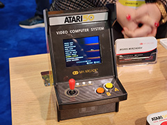 Atari 50周年記念のゲーム機が，ミニサイズレトロゲーム機の「My Arcade」から2023年末に登場。実機をチェックしてきた